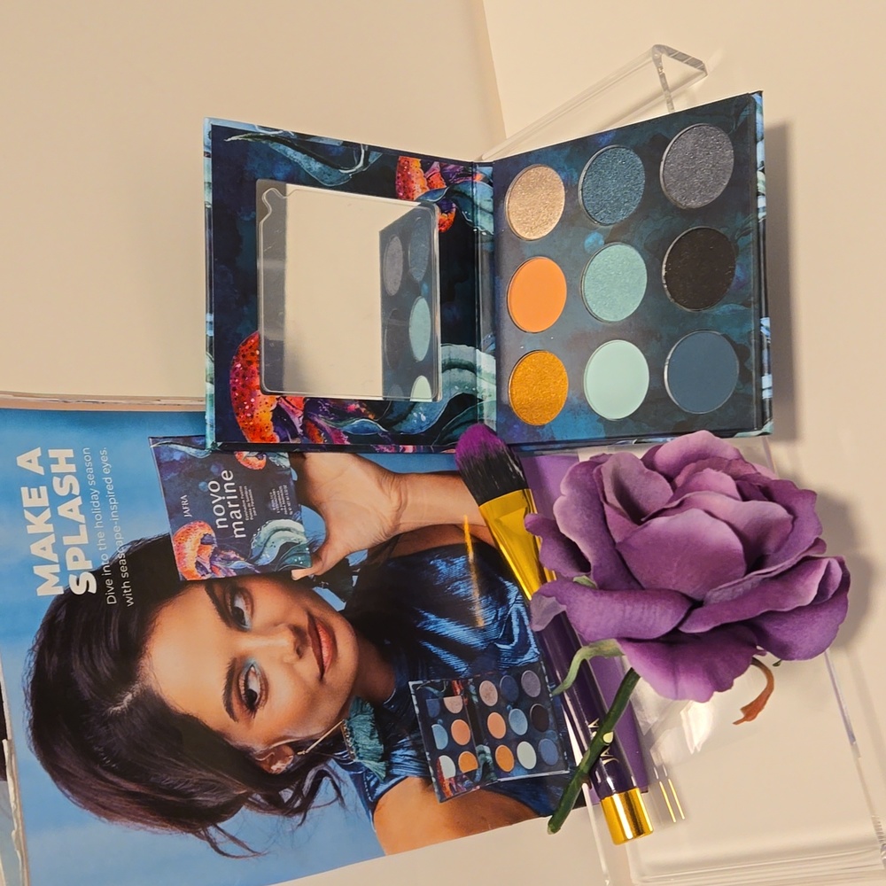 JAFRA NOVOMARINE NINE EYESHADOW PALETTE